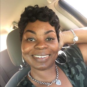 Meet your Posher, Monica